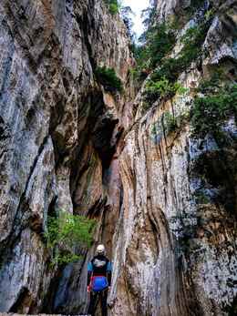 Final grandiose du canyon de Sa Fosca, on sort de cette profonde entaille !